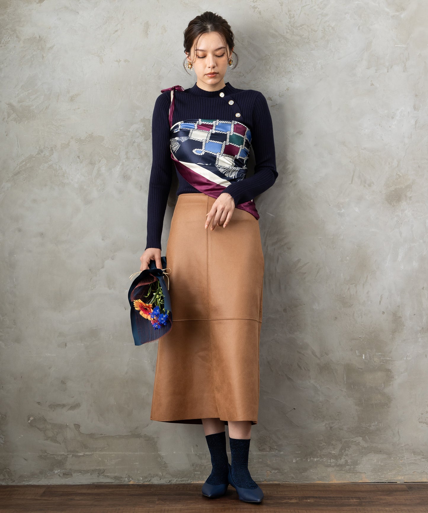 51-5650【FONT LAB】アシンメトリー釦ハイネックリブニット