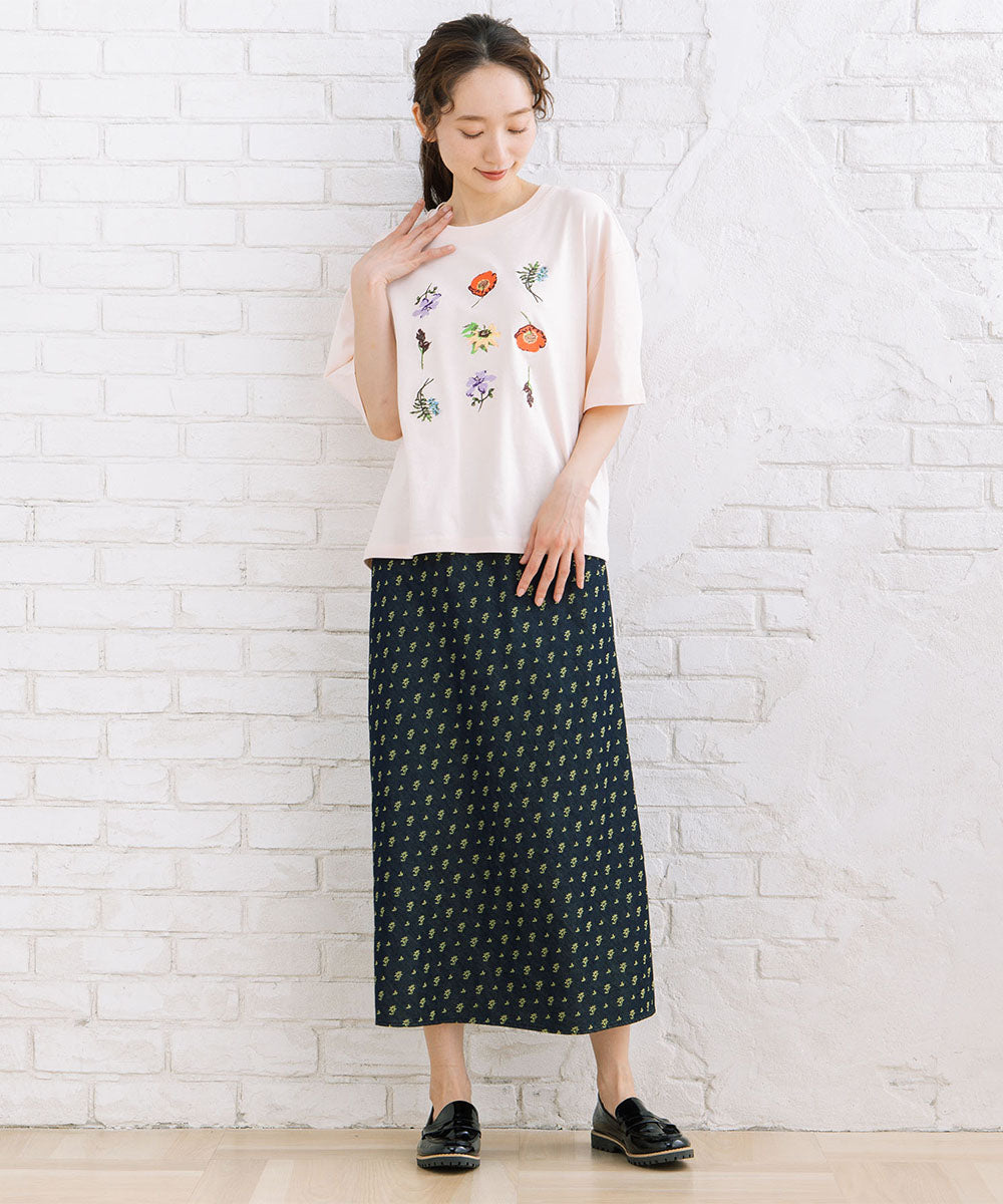 NUMPH オーガニックコットンフラワーエンブロイダリーTシャツ