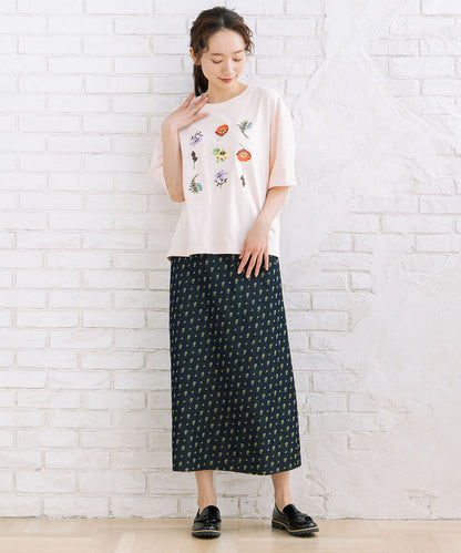 NUMPH オーガニックコットンフラワーエンブロイダリーTシャツ