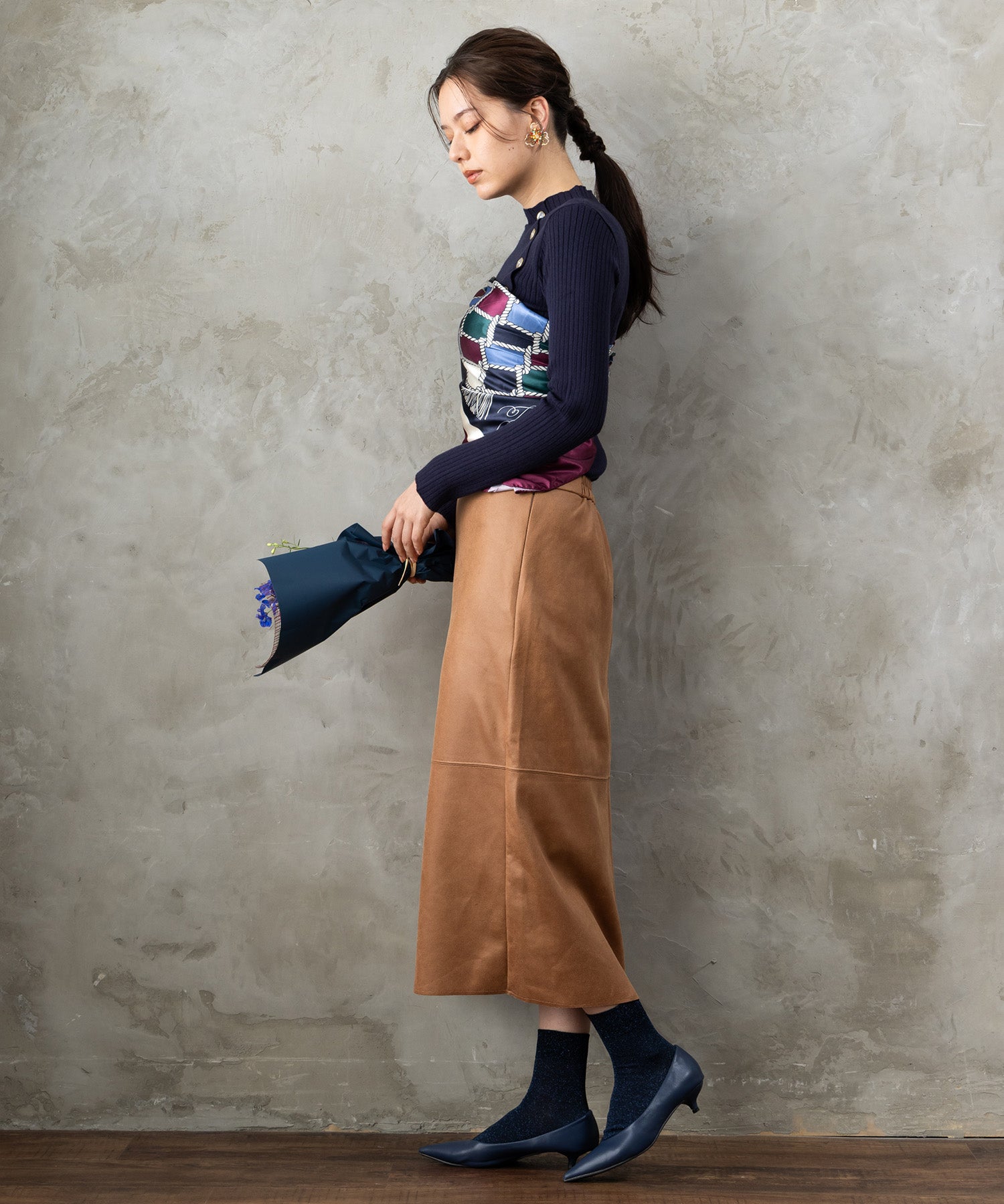 51-5650【FONT LAB】アシンメトリー釦ハイネックリブニット