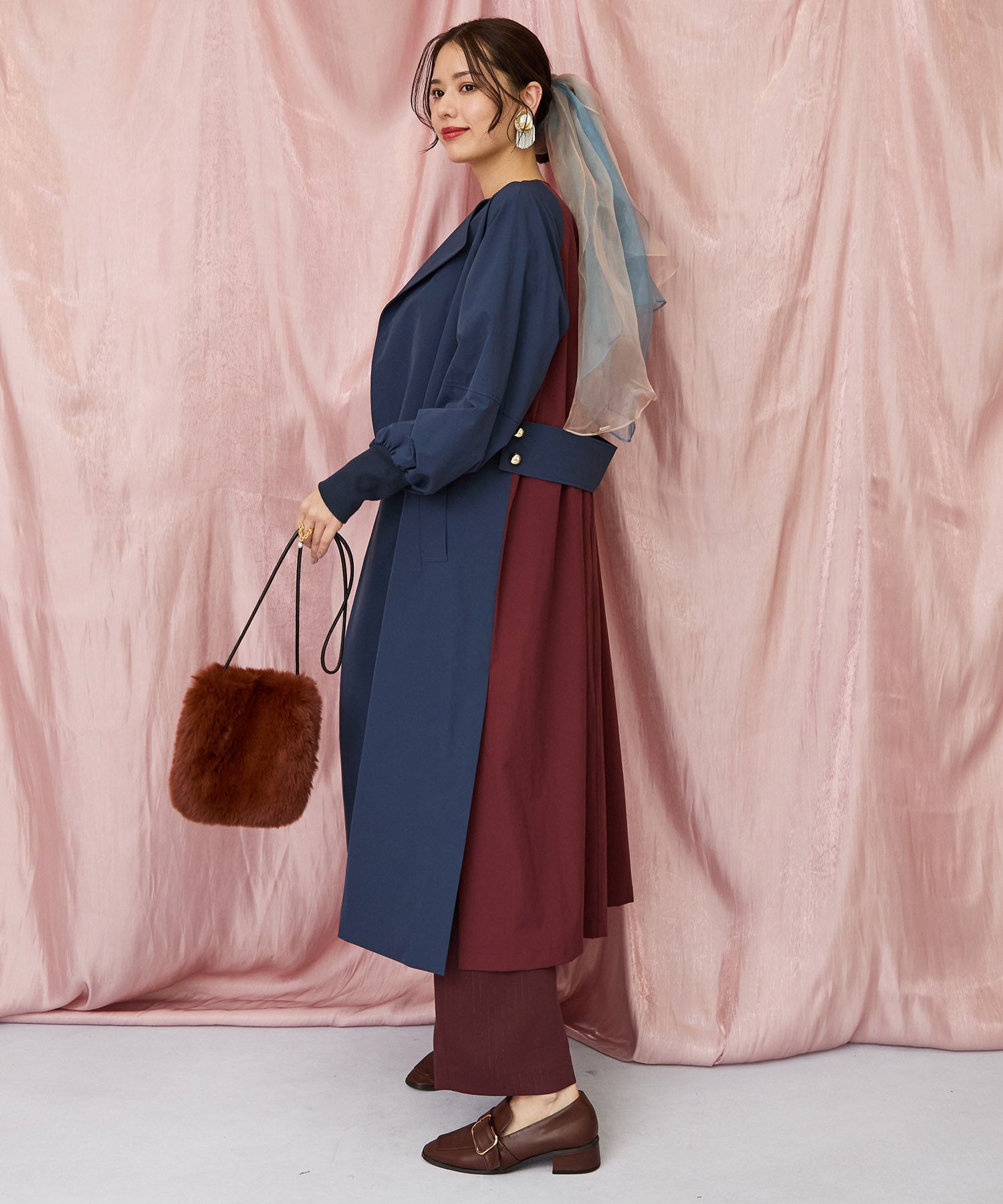 01-5923【FONT LAB】グラフィカルレターリングプリントブラウス