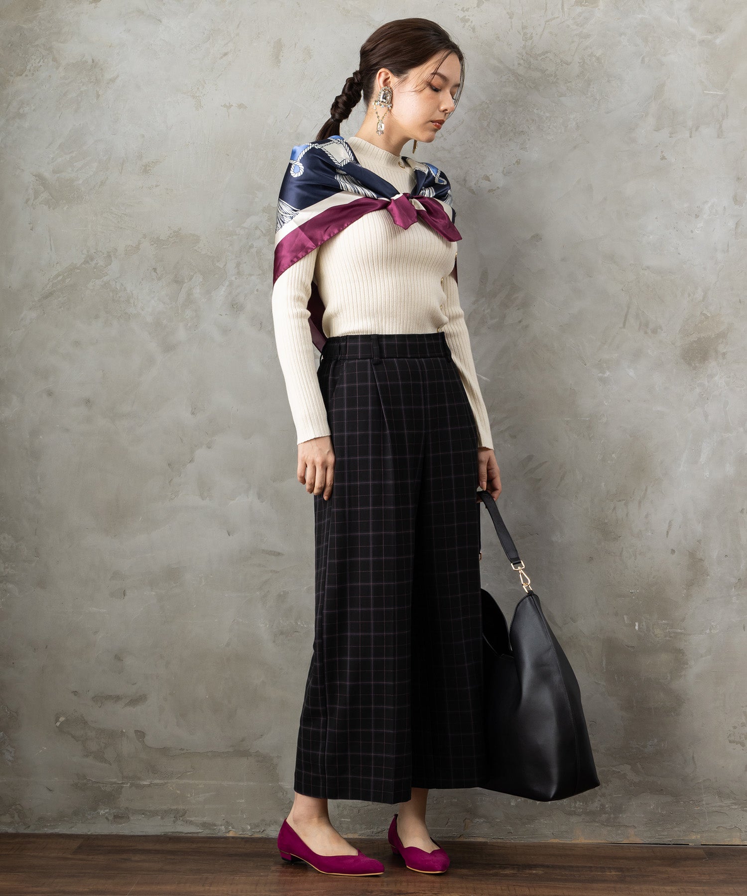 51-5650【FONT LAB】アシンメトリー釦ハイネックリブニット