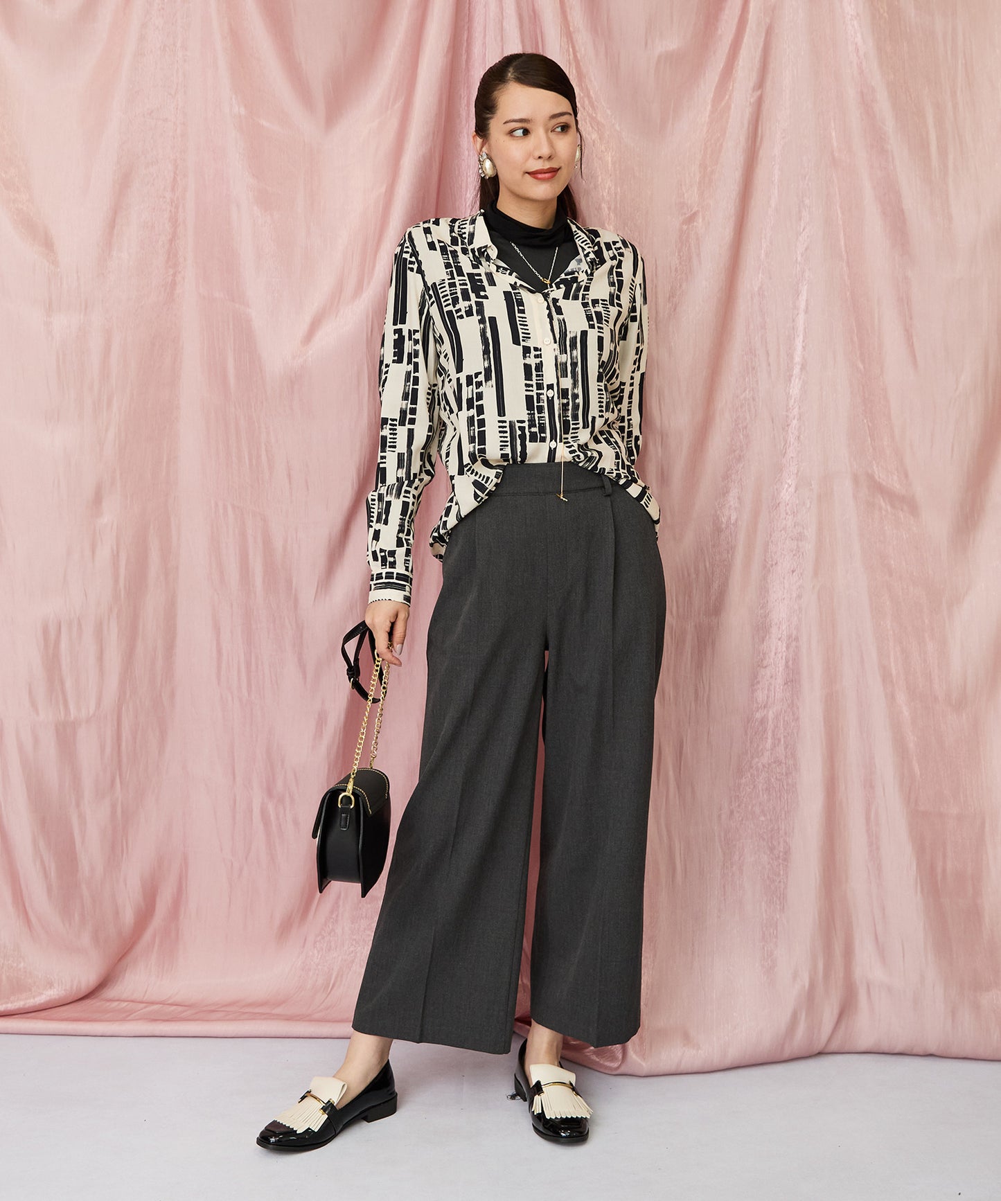 01-5911【SKFK】モノトーンジオメトリックシャツ