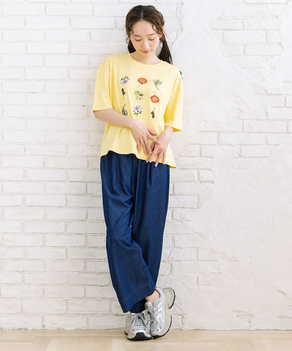 NUMPH オーガニックコットンフラワーエンブロイダリーTシャツ