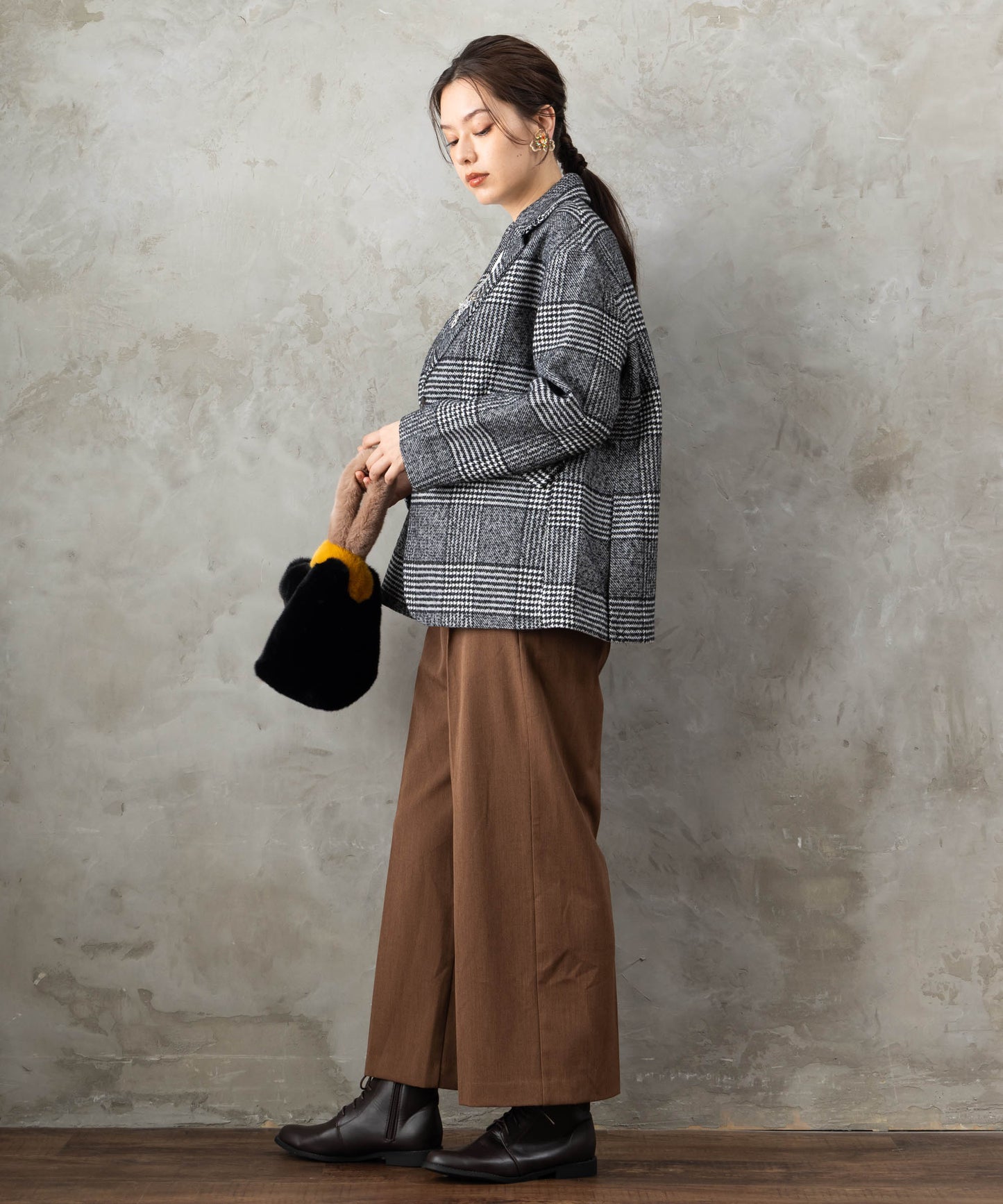 83-6387【FONT LAB】バイカラーファーBAG