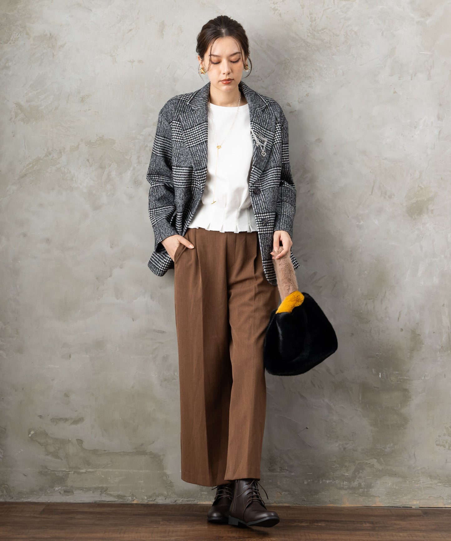 83-6387【FONT LAB】バイカラーファーBAG