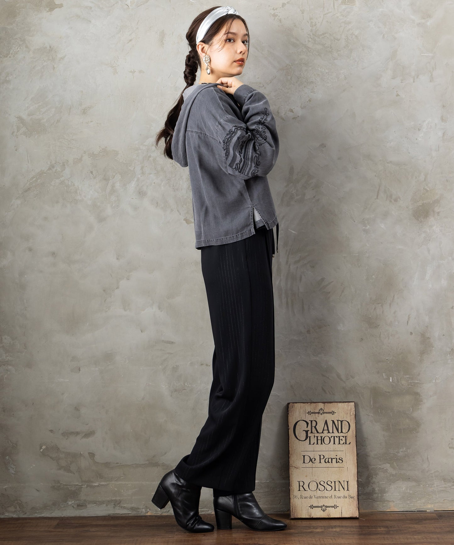 12-1898【JETSET SOLO PLUS】ラメピンストライプイージーパンツ