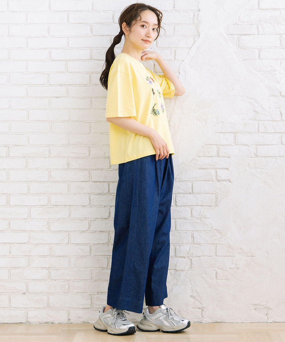 NUMPH オーガニックコットンフラワーエンブロイダリーTシャツ