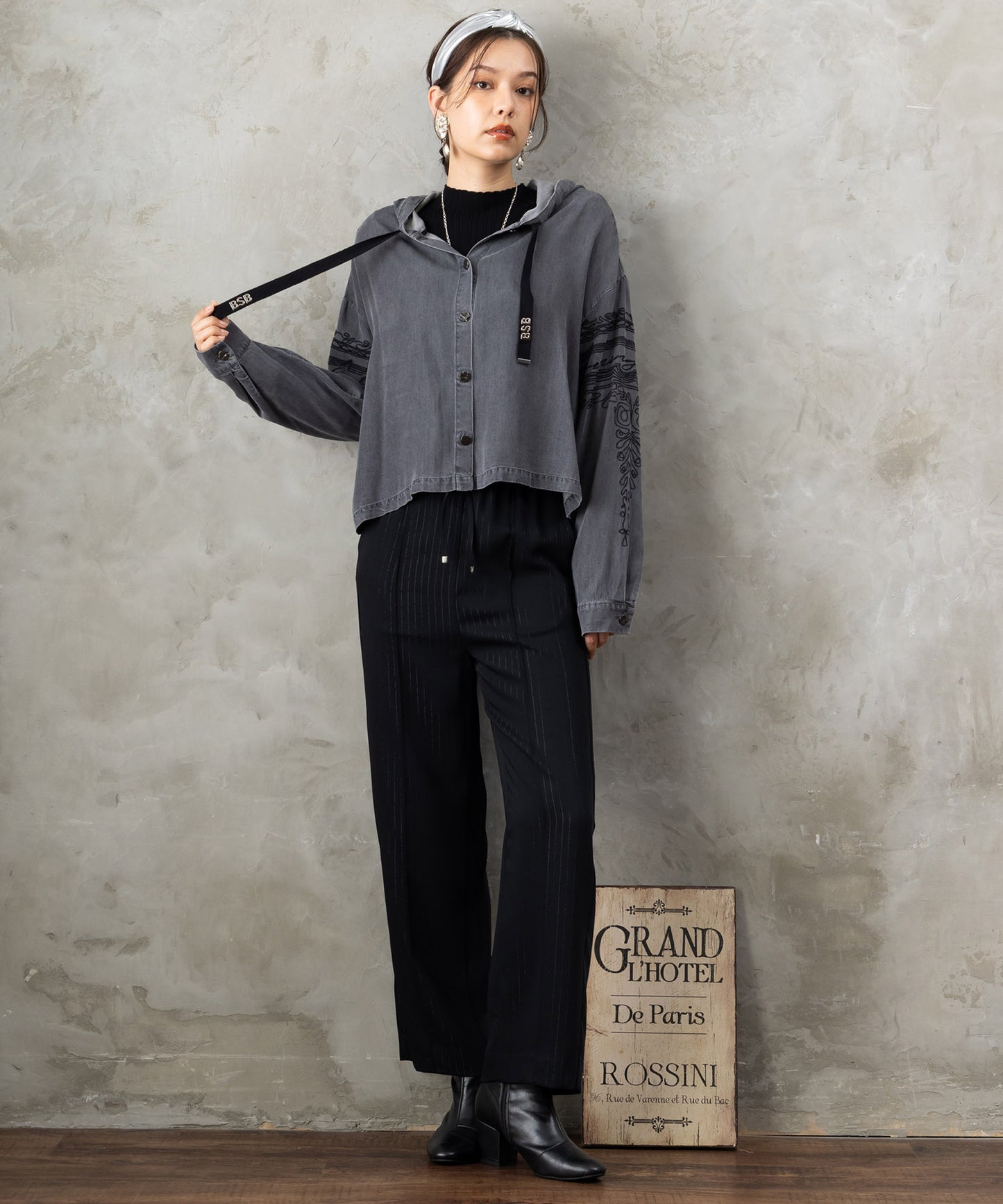 12-1898【JETSET SOLO PLUS】ラメピンストライプイージーパンツ