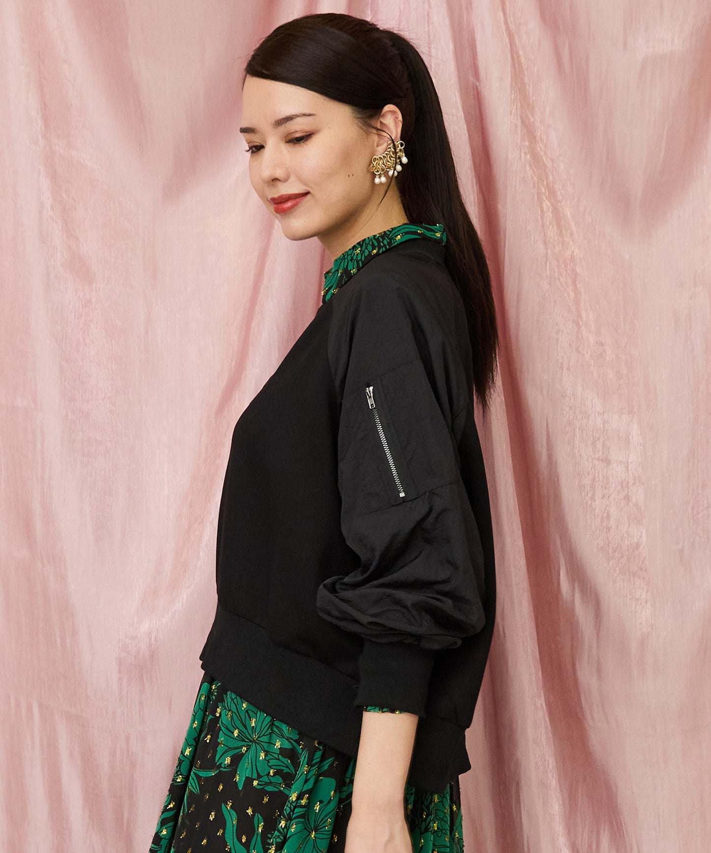 61-5850【FONT LAB】異素材コンビエンブロイダリーロゴスウェット