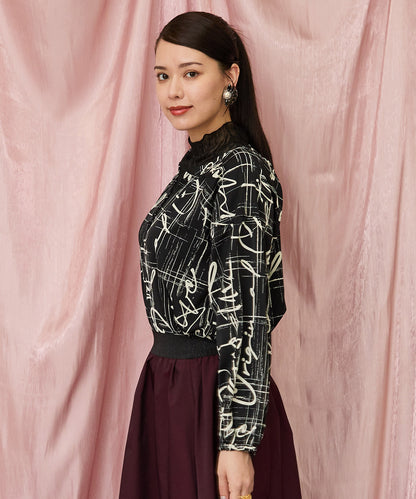 01-5923【FONT LAB】グラフィカルレターリングプリントブラウス