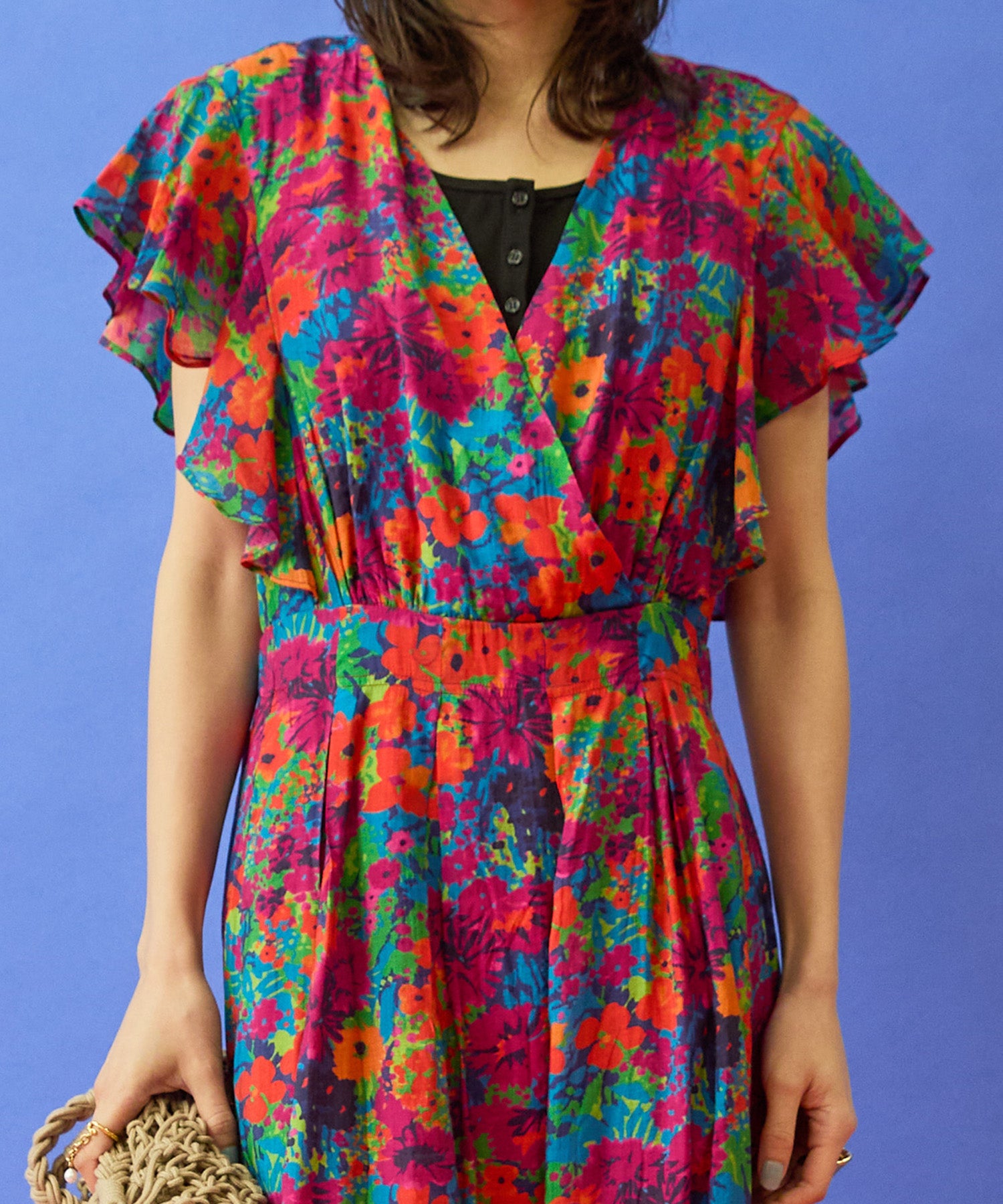 【美品　完売品】24年モデル　45R　フラワープリントミックス　カシュクール the Korner】フラワープリントカシュクールワンピース｜ファッション