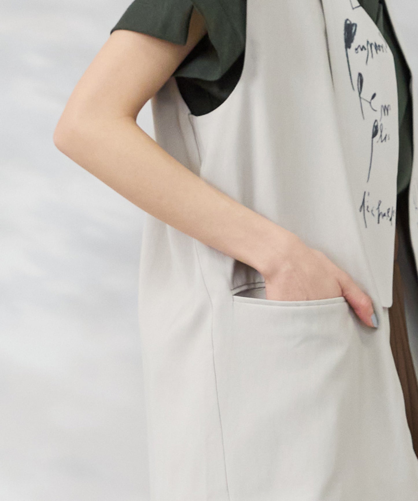 【SKFK】アシンメトリーデザインペイントジレ