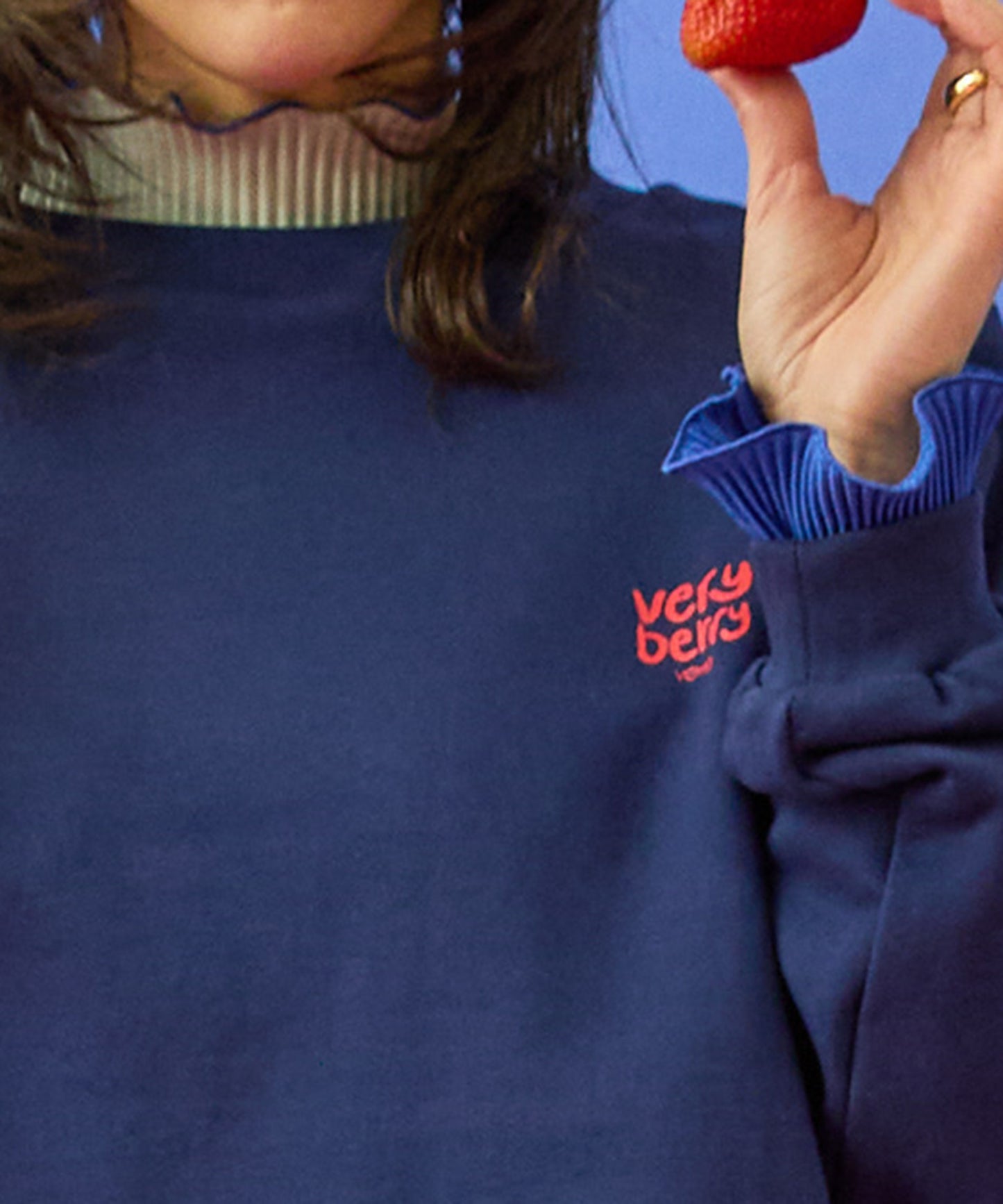 【mademoiselle YEYE】ストロベリーアートプリントスウェット