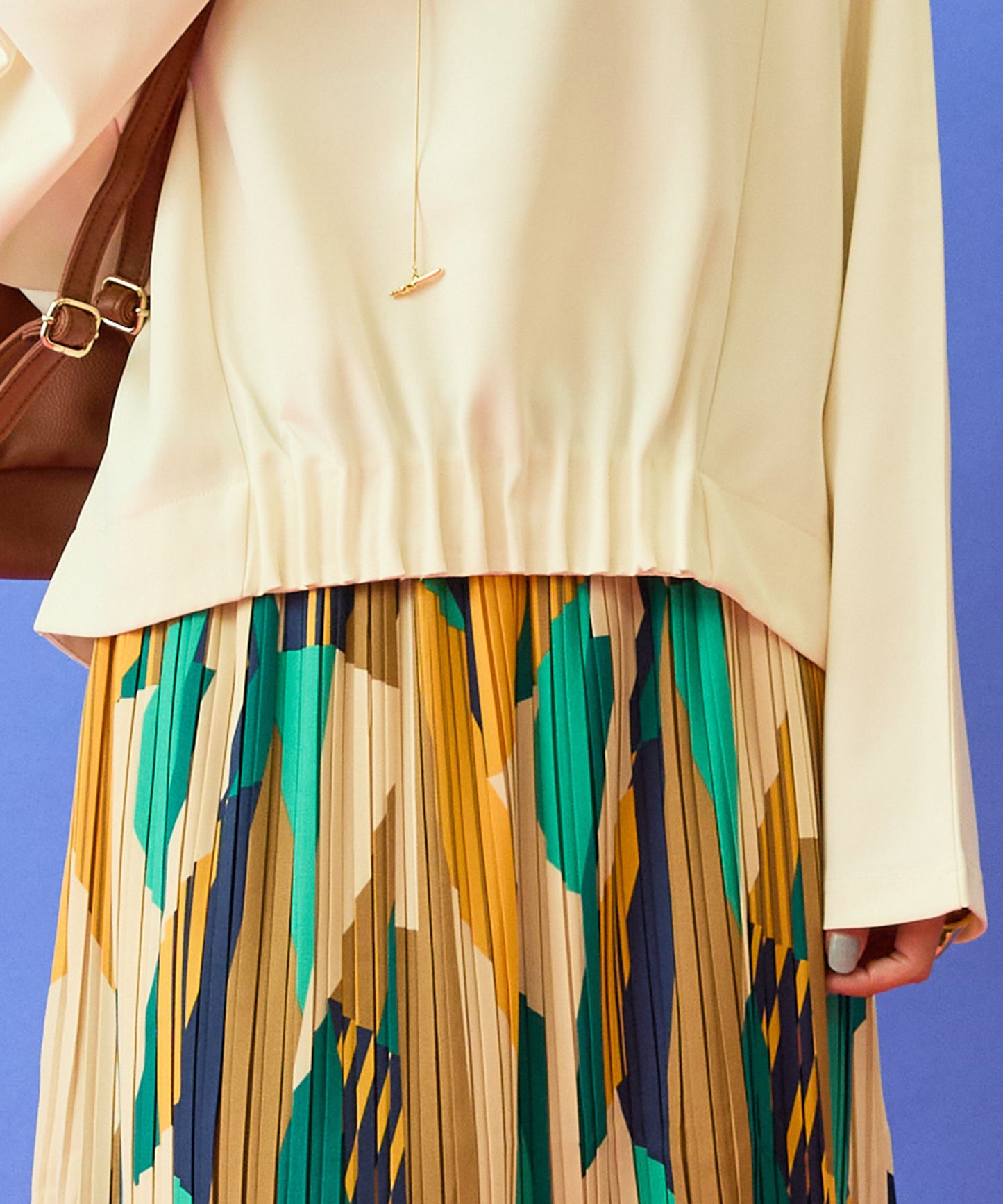 【FONT LAB】ピンタックヘムライトポンチカットソー