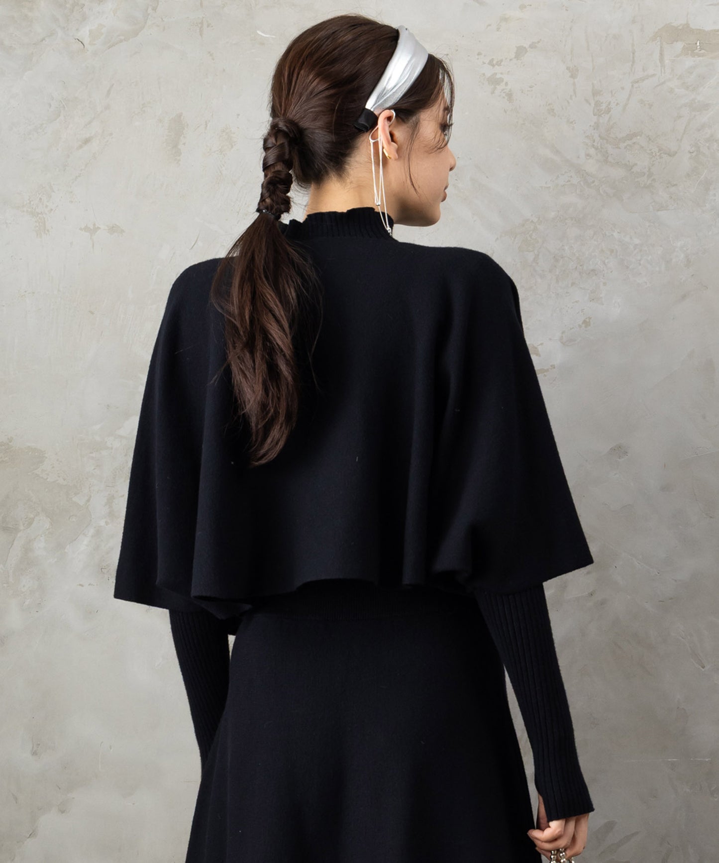 58-5669【FONT LAB】バイカラーボトルネック×ケープアンサンブル