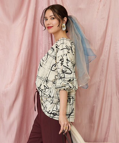 01-5923【FONT LAB】グラフィカルレターリングプリントブラウス