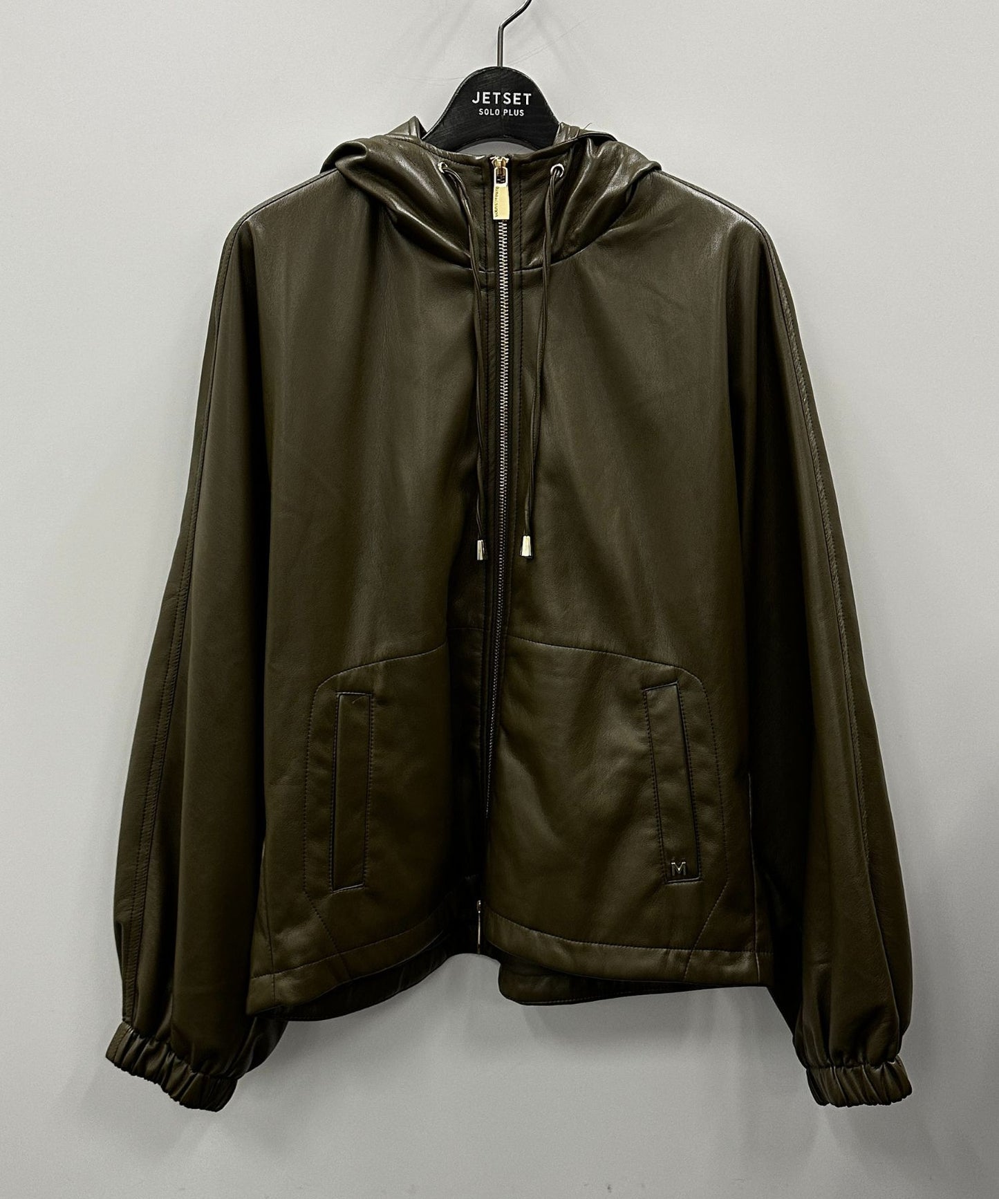 23-5535【MAITE】【周年】フェイクレザーフーデットブルゾン